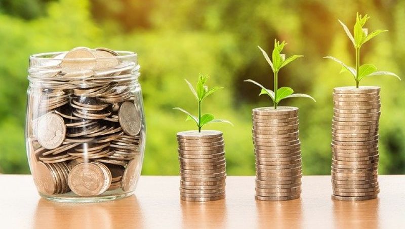 How to Save Money - 10 Simple Money Saving Tips