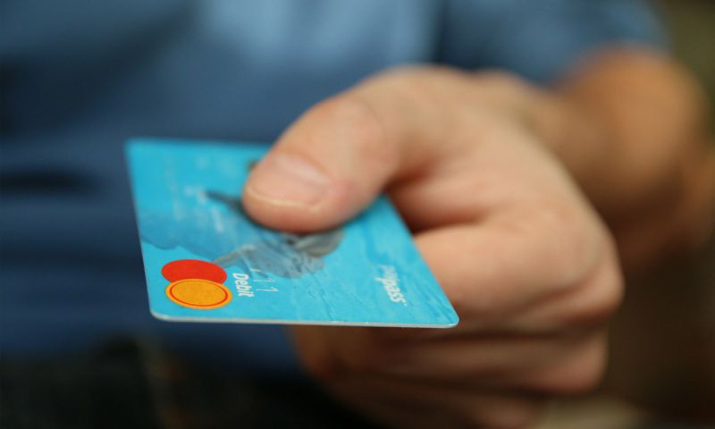 7 Things to Know Before Getting Your First Credit Card